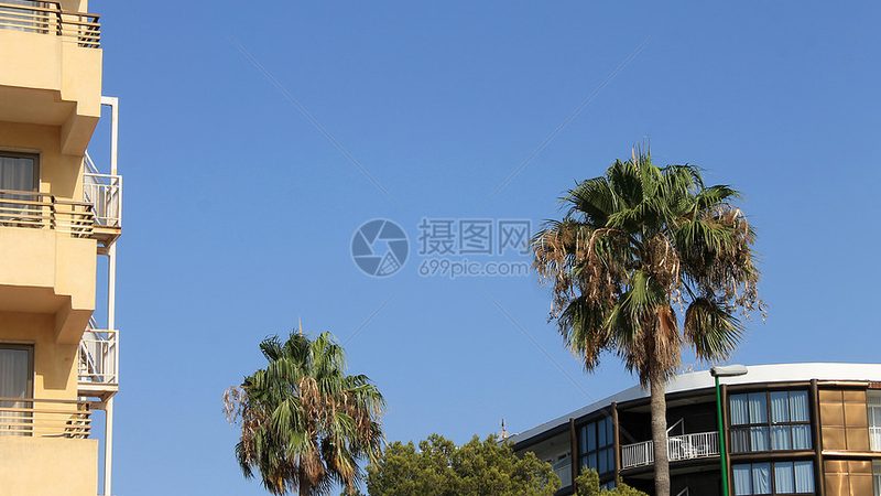 在制定行程时，要充分考虑体力分配和休息时间。以下是一个参考行程：